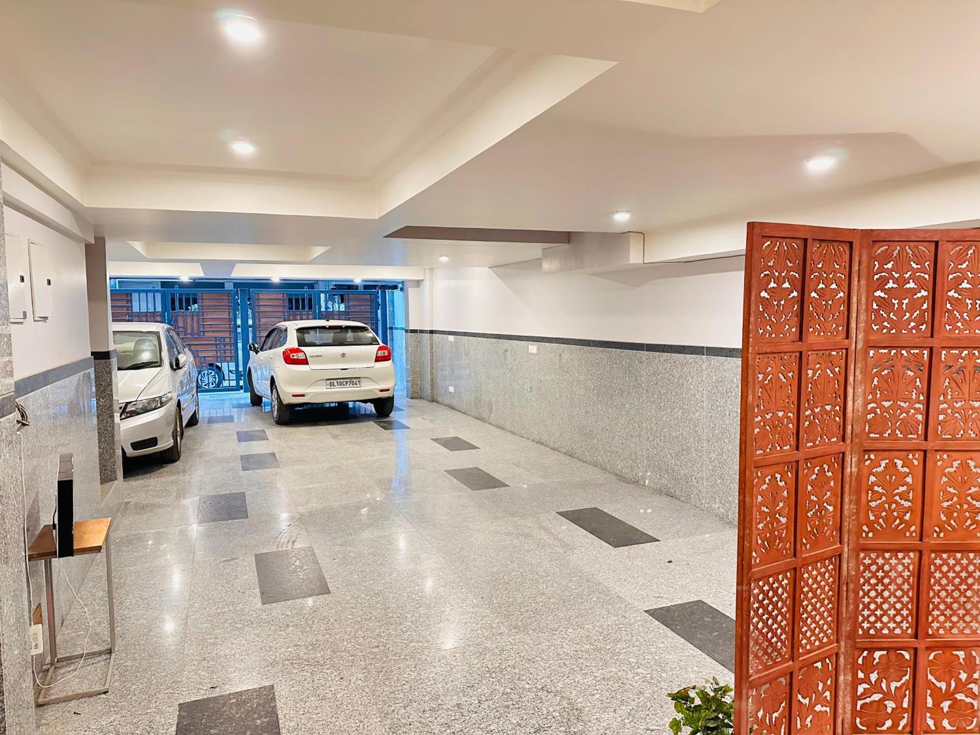 Hotel Gianmala Residency South Extension Near Aiims Delhi Нью-Дели Экстерьер фото