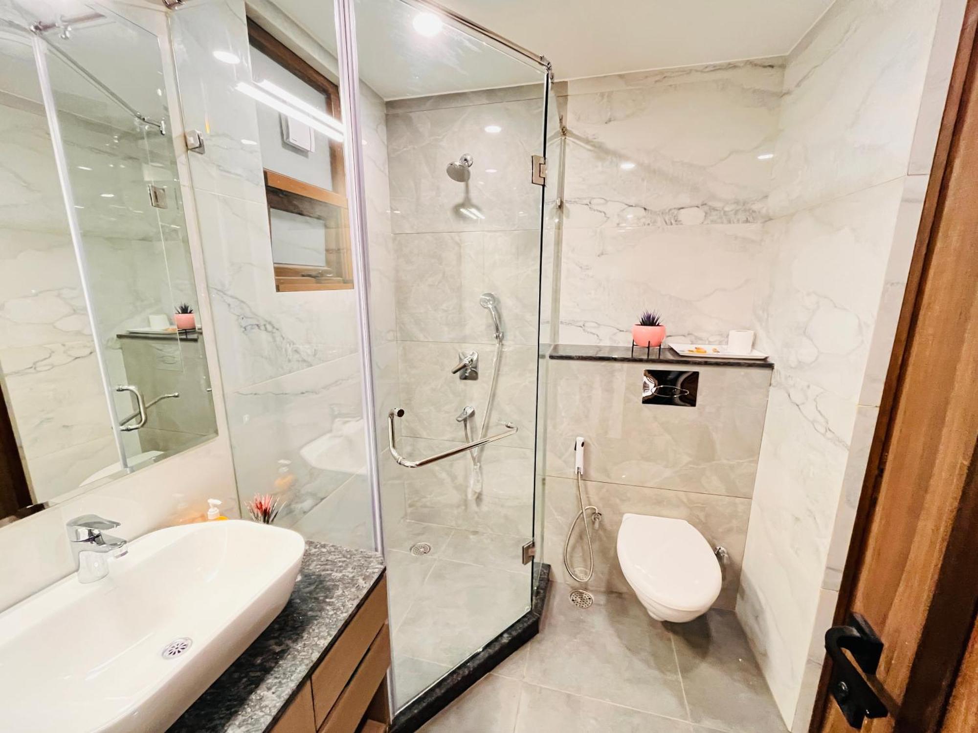 Hotel Gianmala Residency South Extension Near Aiims Delhi Нью-Дели Экстерьер фото