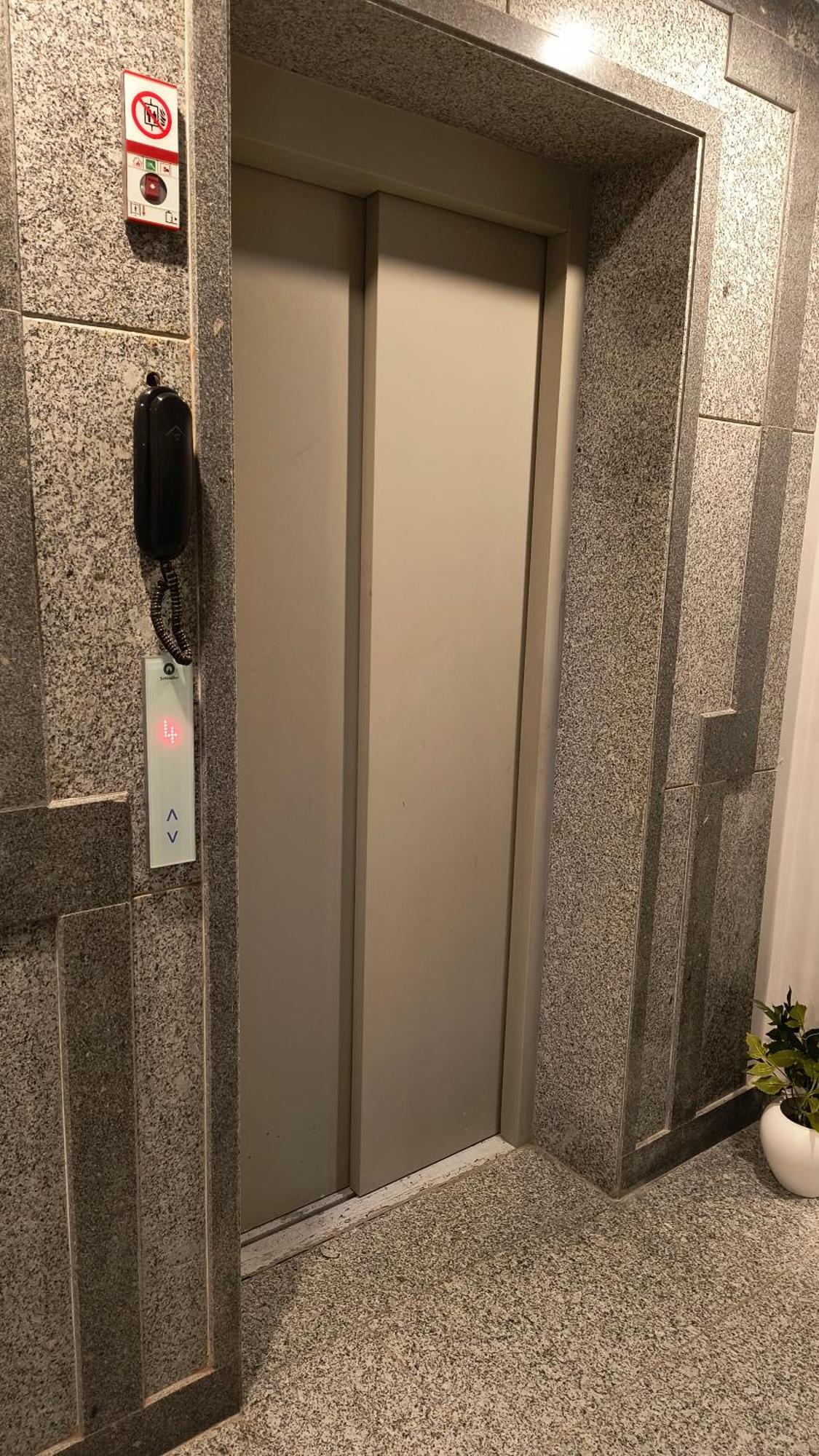 Hotel Gianmala Residency South Extension Near Aiims Delhi Нью-Дели Экстерьер фото