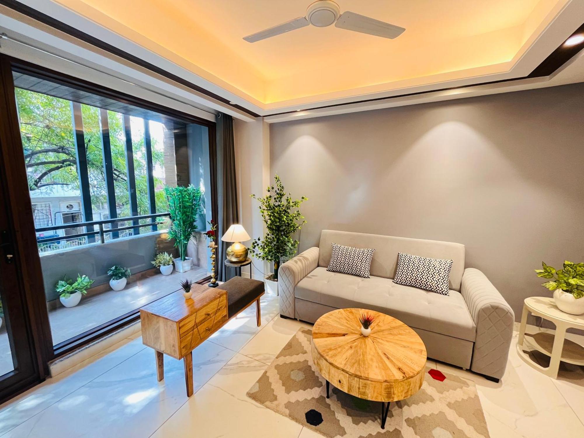 Hotel Gianmala Residency South Extension Near Aiims Delhi Нью-Дели Экстерьер фото