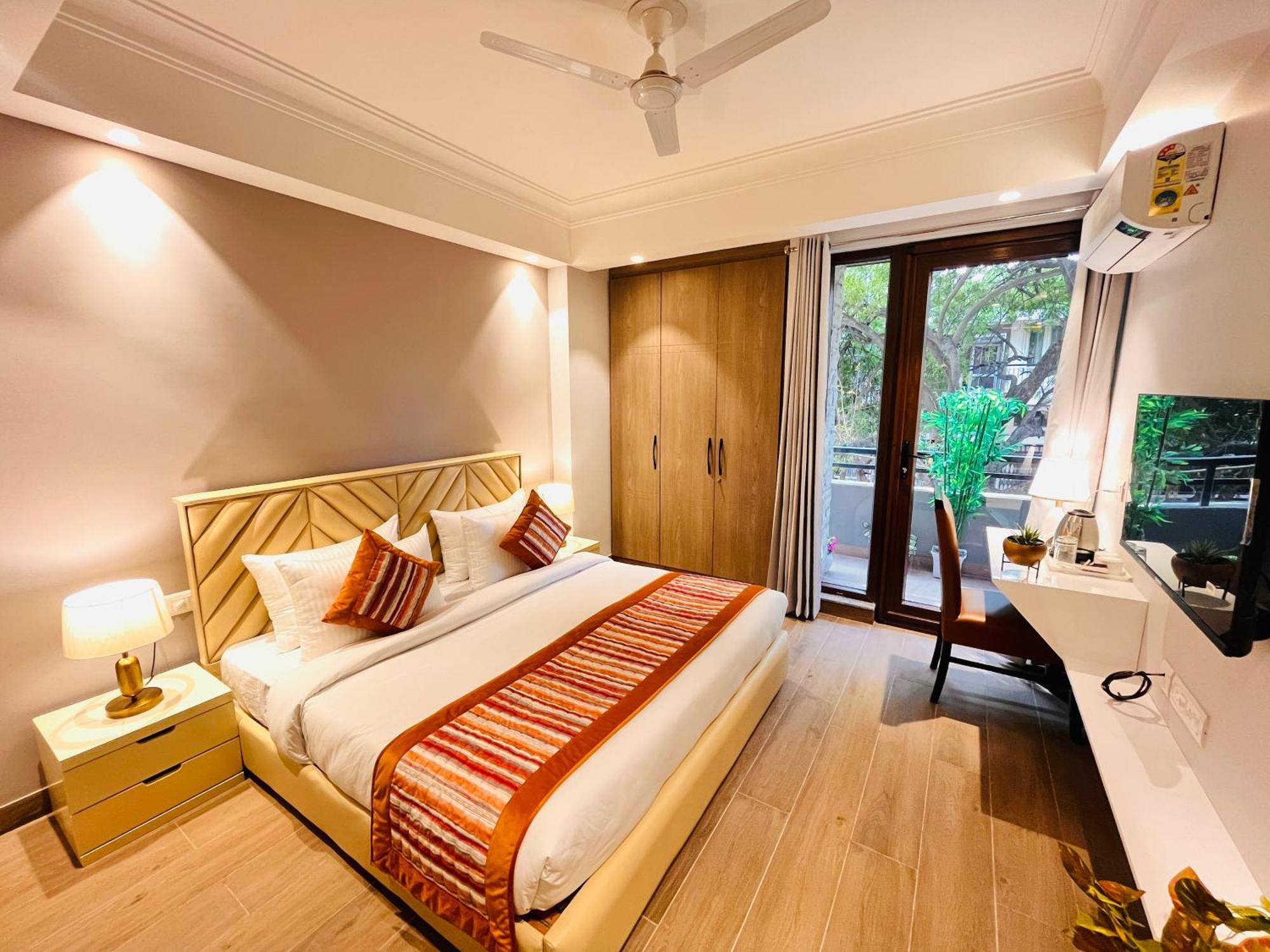 Hotel Gianmala Residency South Extension Near Aiims Delhi Нью-Дели Экстерьер фото