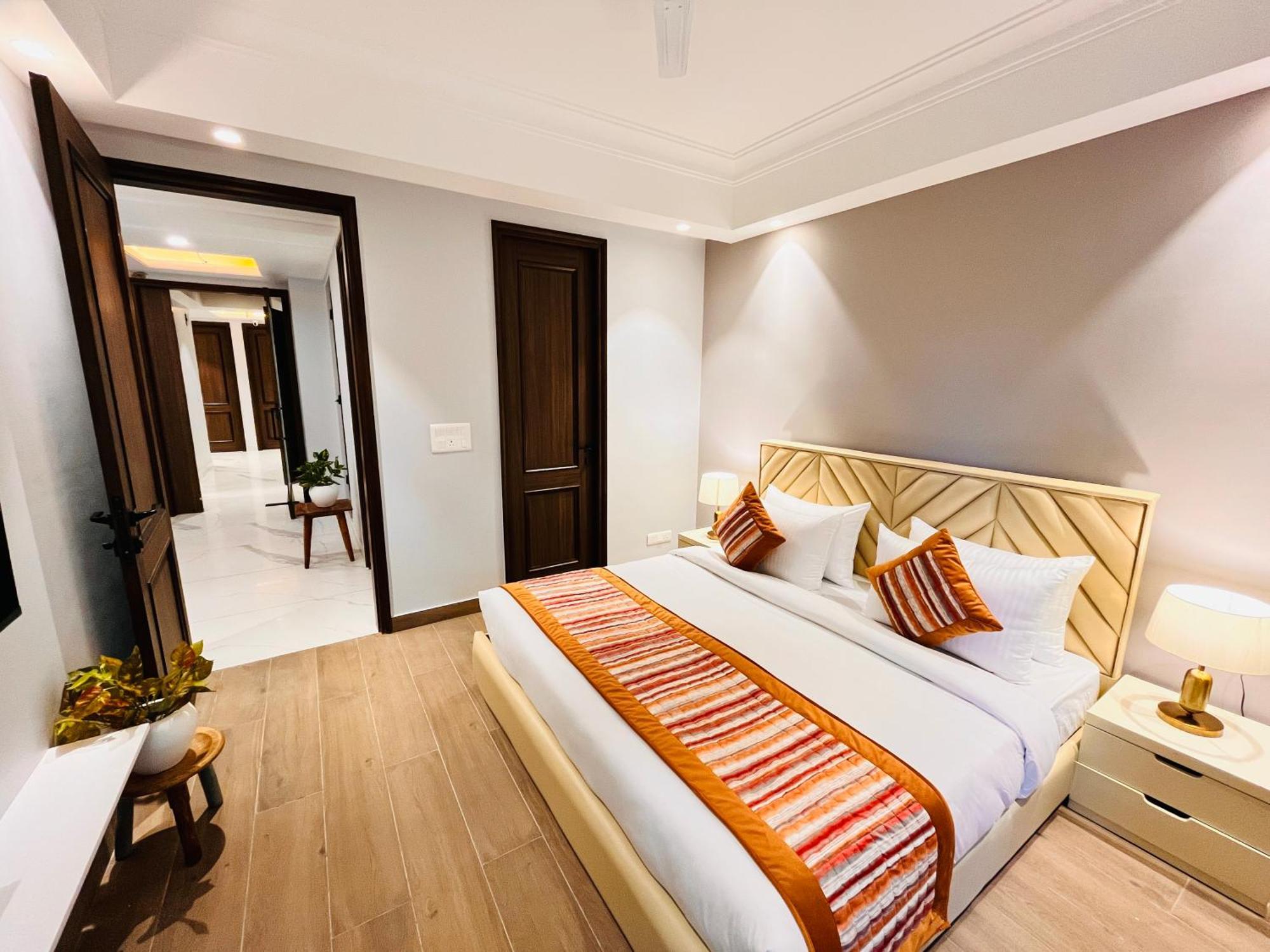 Hotel Gianmala Residency South Extension Near Aiims Delhi Нью-Дели Экстерьер фото