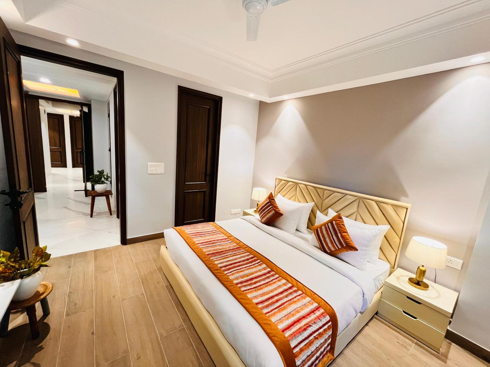 Hotel Gianmala Residency South Extension Near Aiims Delhi Нью-Дели Экстерьер фото