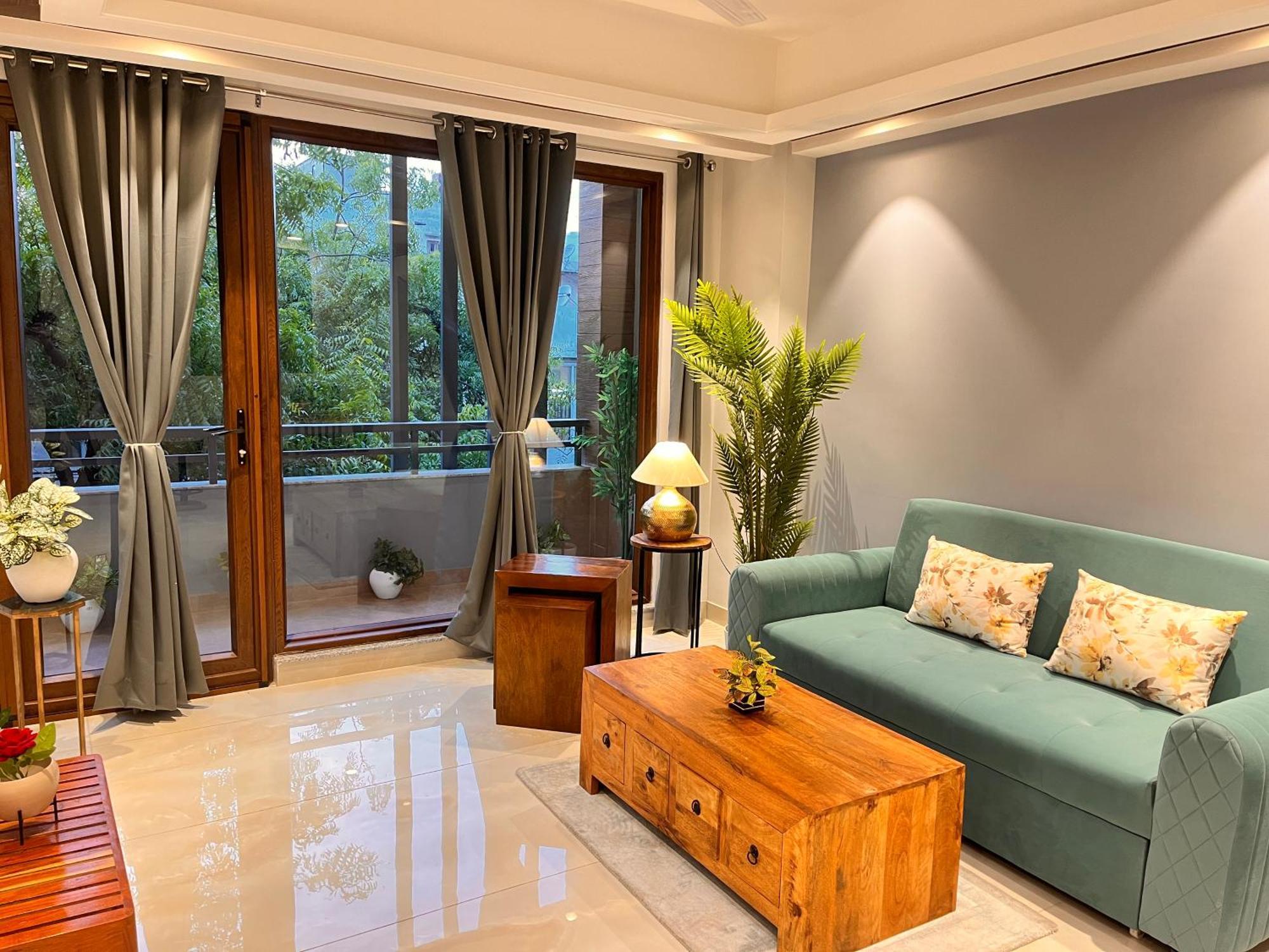 Hotel Gianmala Residency South Extension Near Aiims Delhi Нью-Дели Экстерьер фото