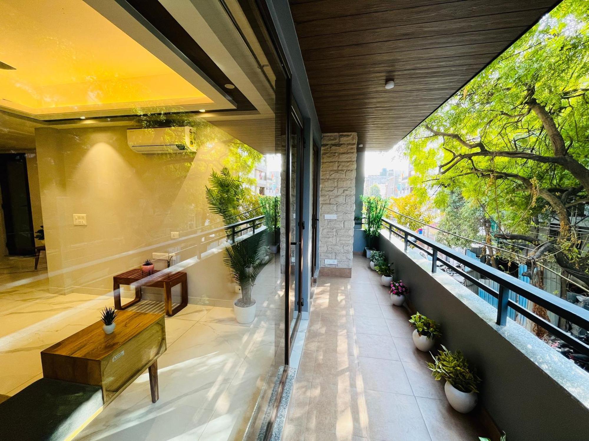 Hotel Gianmala Residency South Extension Near Aiims Delhi Нью-Дели Экстерьер фото