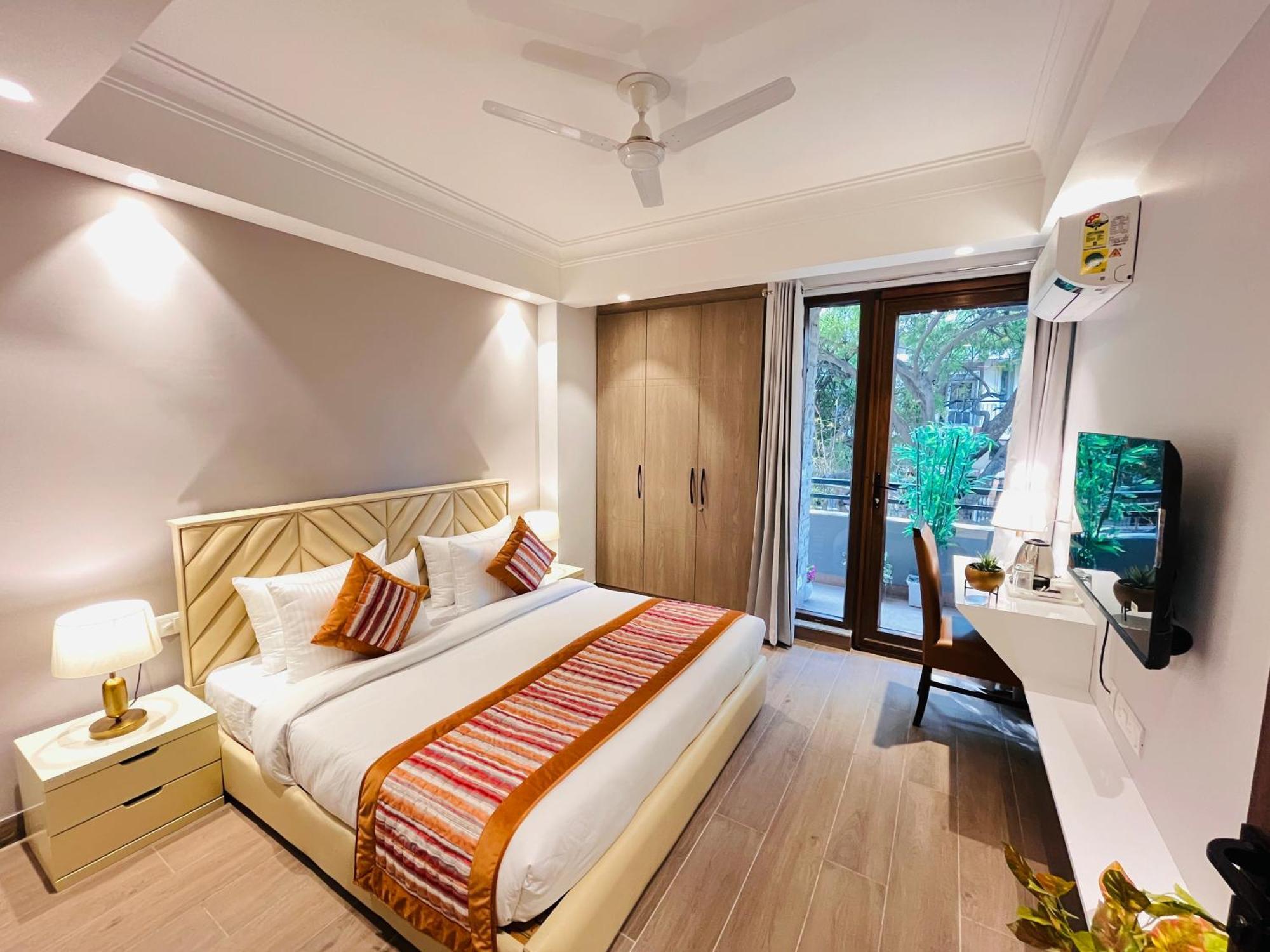 Hotel Gianmala Residency South Extension Near Aiims Delhi Нью-Дели Экстерьер фото