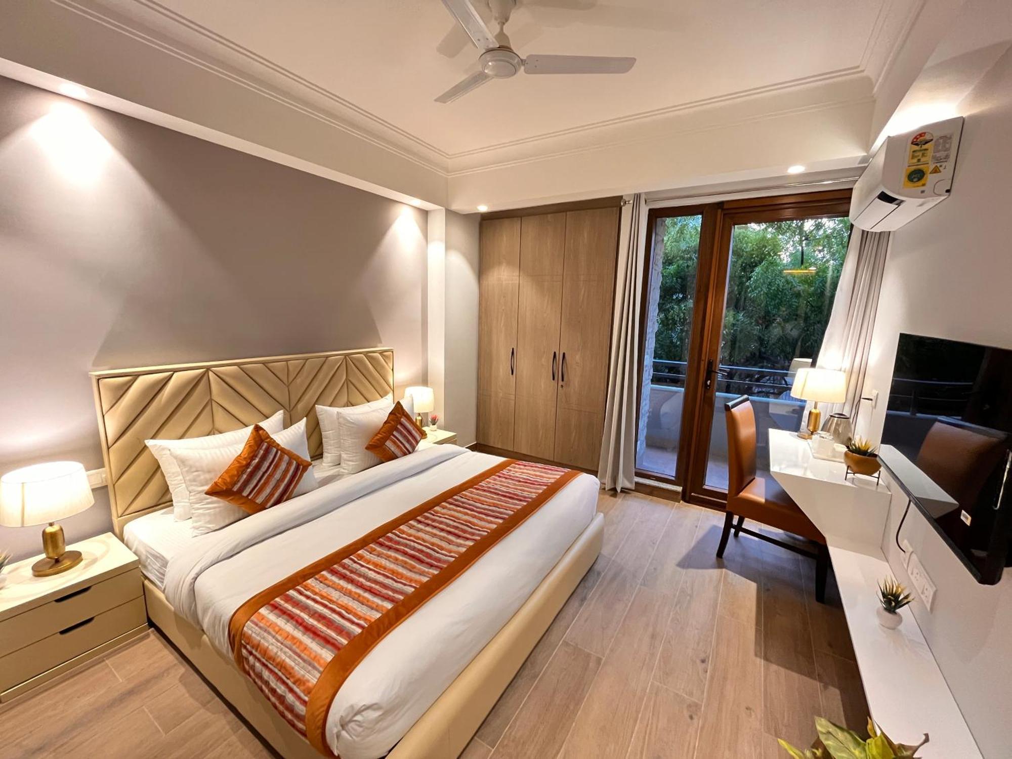 Hotel Gianmala Residency South Extension Near Aiims Delhi Нью-Дели Экстерьер фото