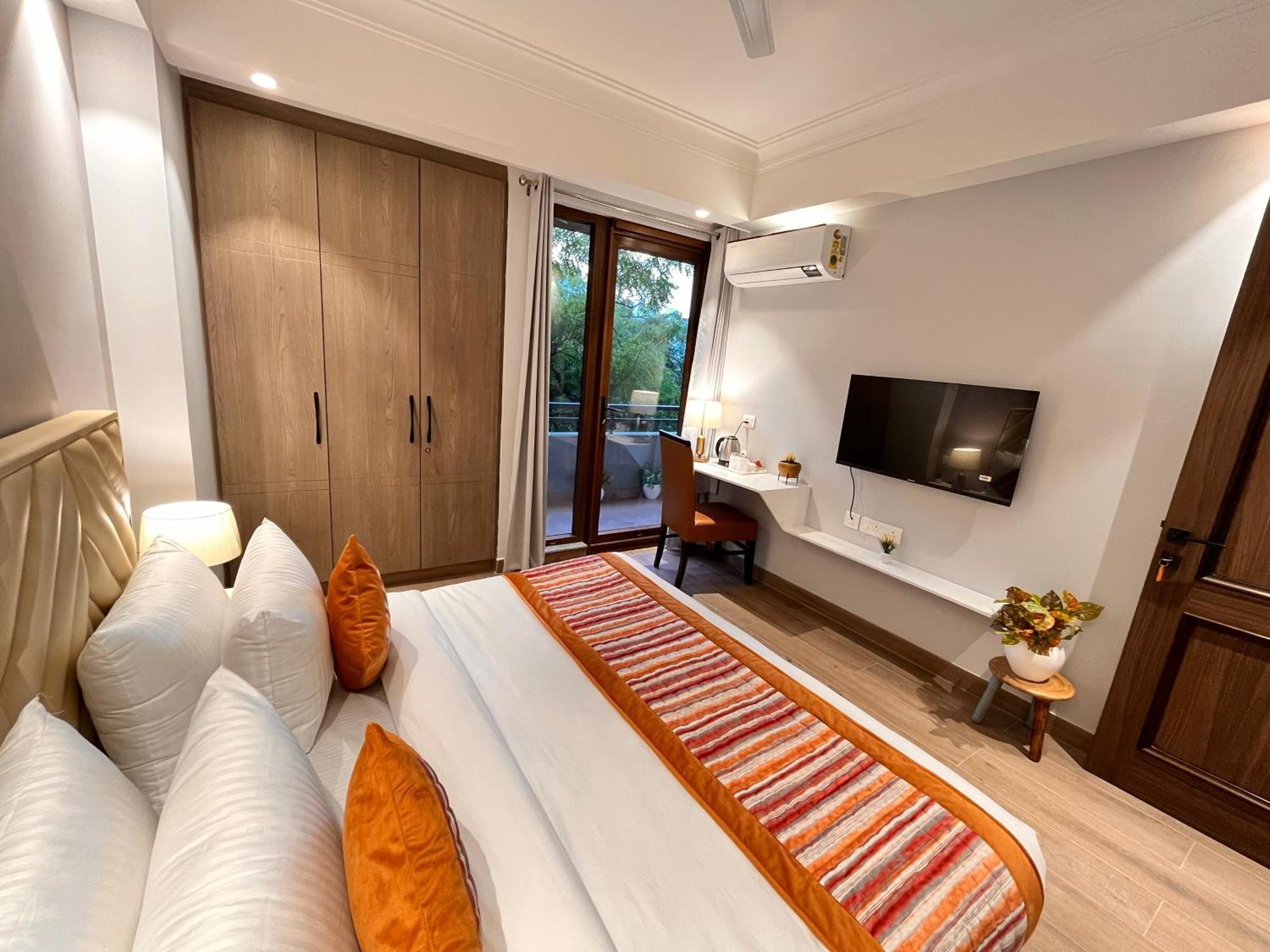 Hotel Gianmala Residency South Extension Near Aiims Delhi Нью-Дели Экстерьер фото