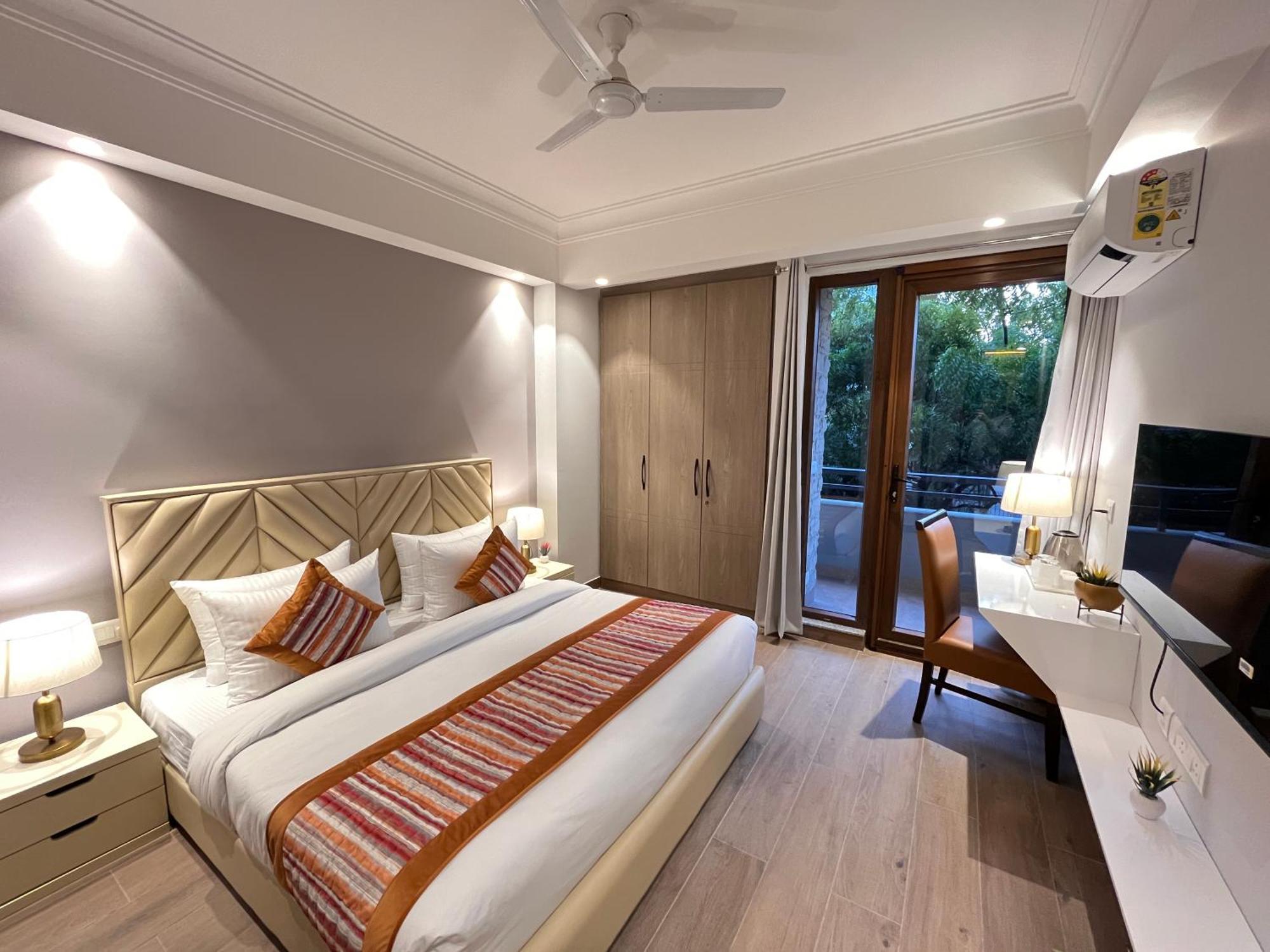 Hotel Gianmala Residency South Extension Near Aiims Delhi Нью-Дели Экстерьер фото