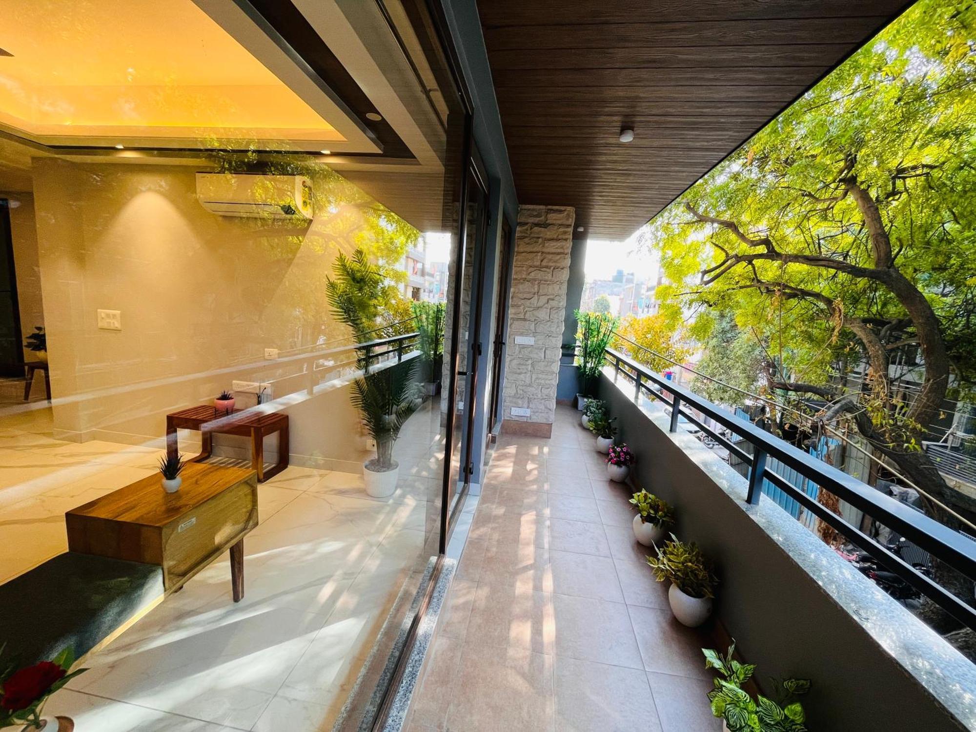 Hotel Gianmala Residency South Extension Near Aiims Delhi Нью-Дели Экстерьер фото