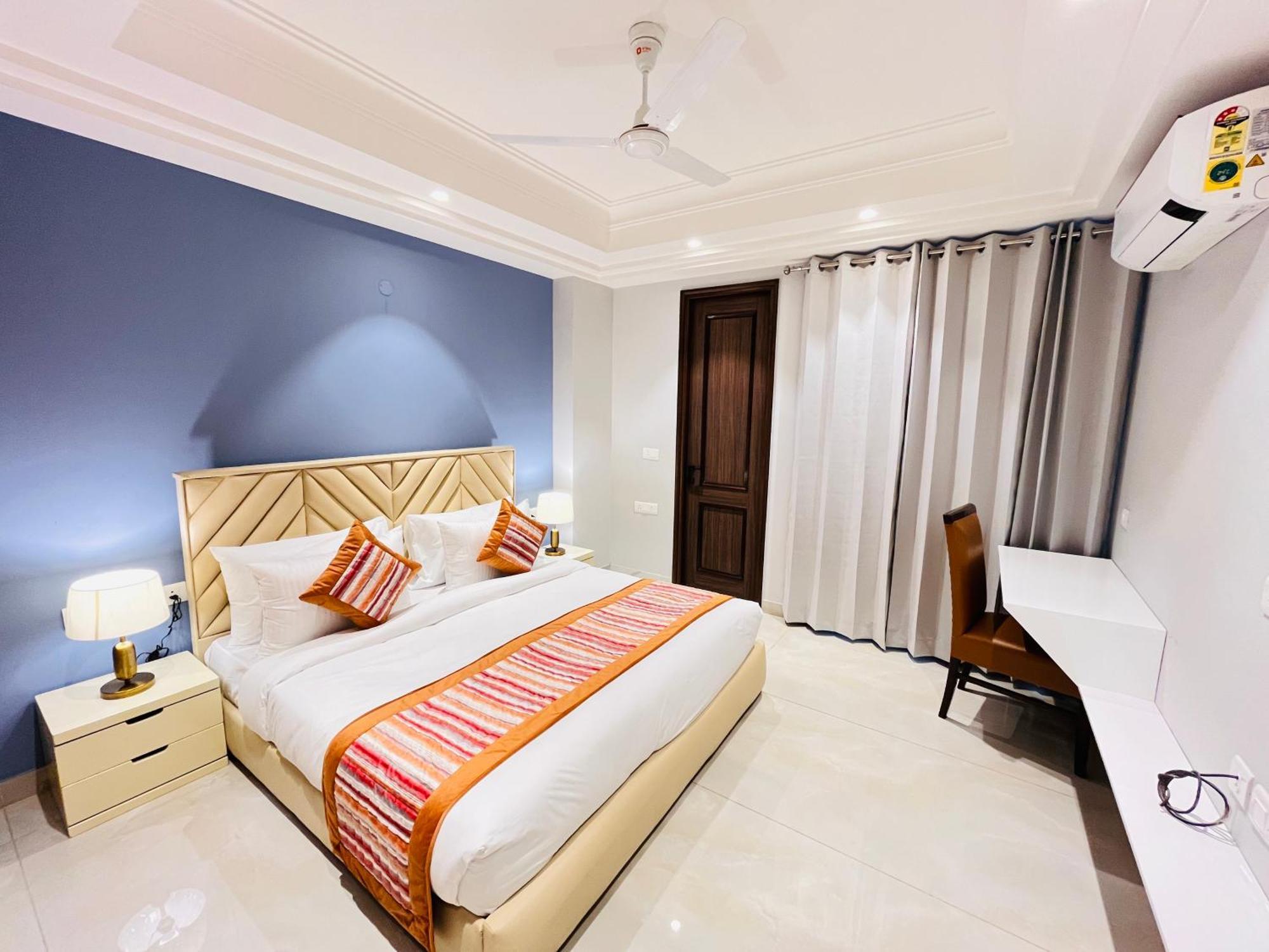 Hotel Gianmala Residency South Extension Near Aiims Delhi Нью-Дели Экстерьер фото