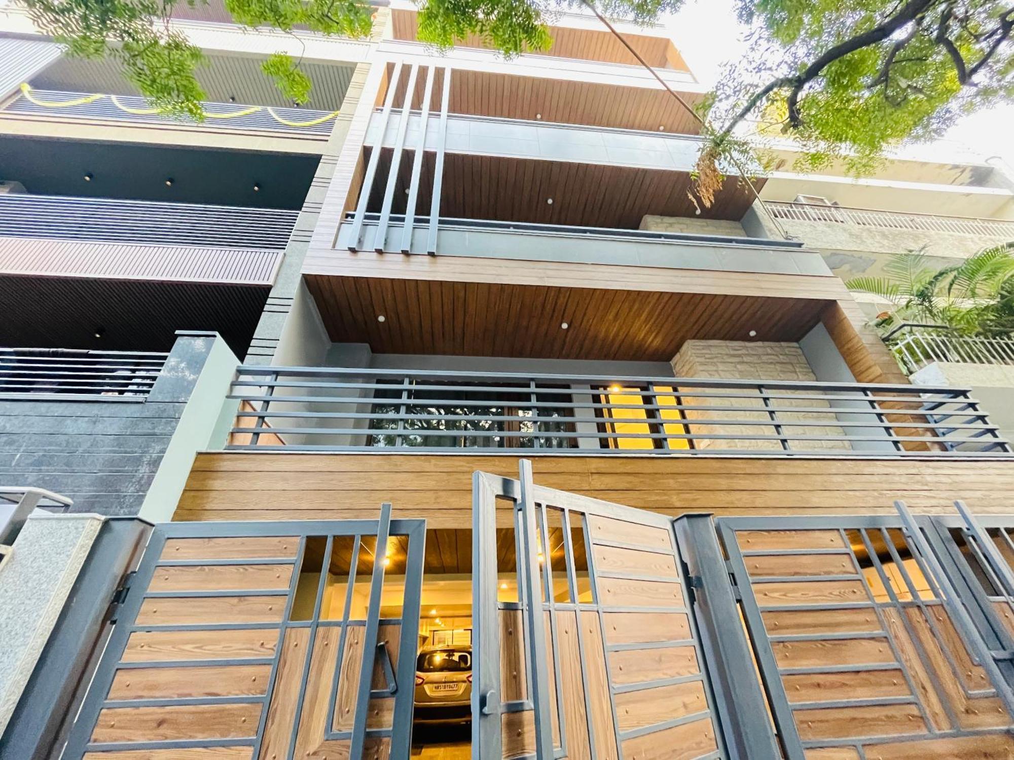 Hotel Gianmala Residency South Extension Near Aiims Delhi Нью-Дели Экстерьер фото