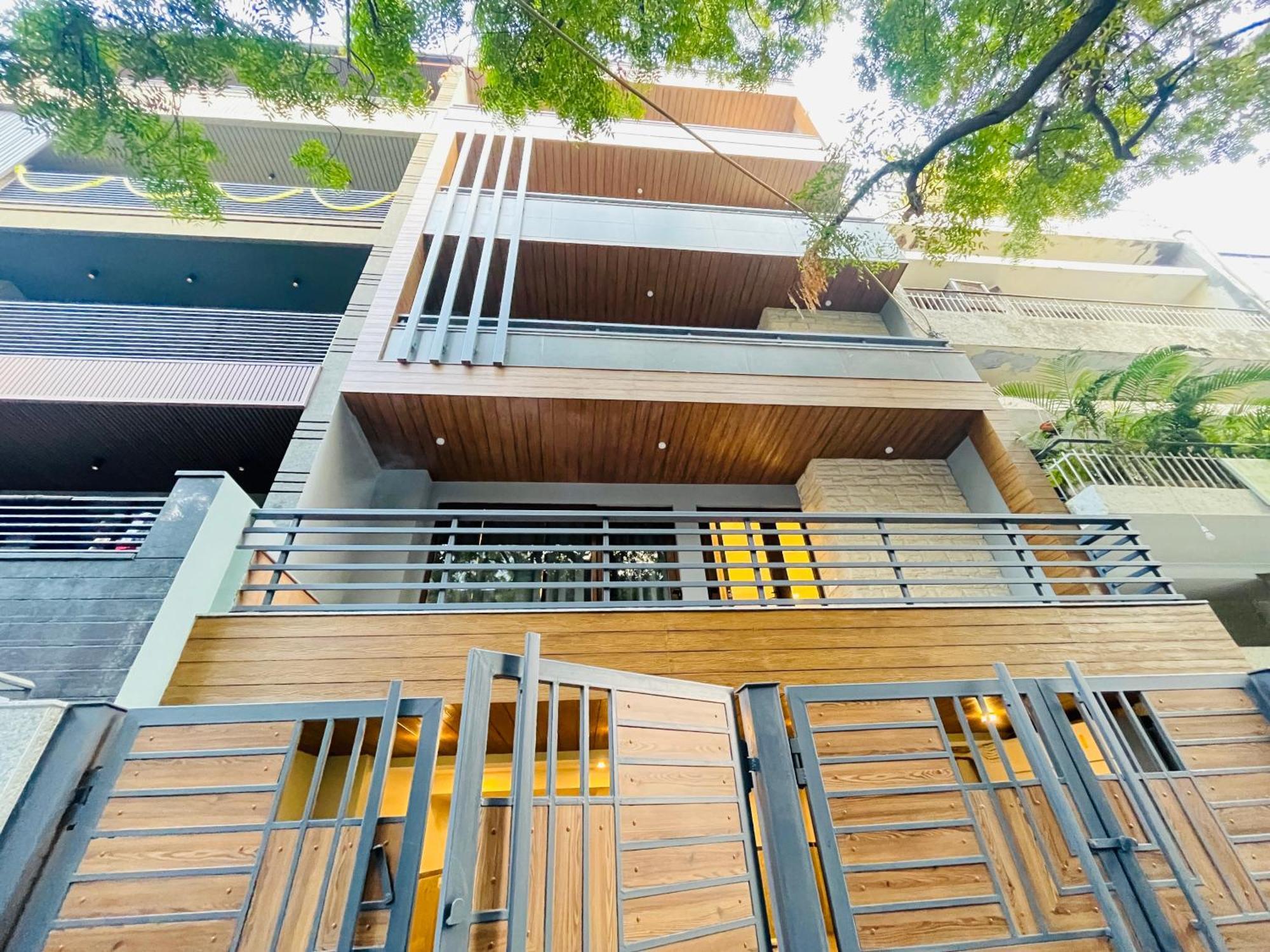 Hotel Gianmala Residency South Extension Near Aiims Delhi Нью-Дели Экстерьер фото